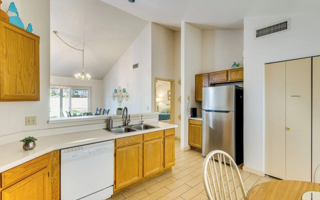 Southwest Getaway w/ Fenced Yard in Chandler!