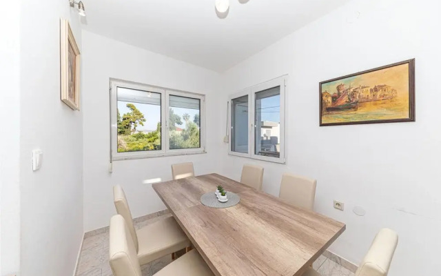 Stunning Home in Kastel Kambelovac With Wifi and 3 Bedrooms