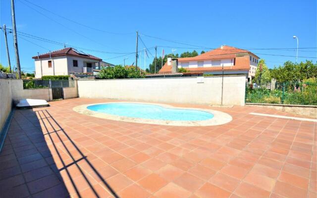 Apartamento con piscina próximo a Sanxenxo