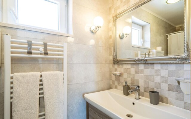 Stunning Home in Trsteno With Wifi and 2 Bedrooms