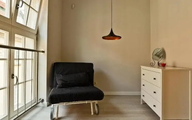 Sleep In Hostel Apartments