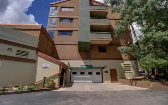 Large, Welcoming Condo With Incredible Views - WL406 by Redawning