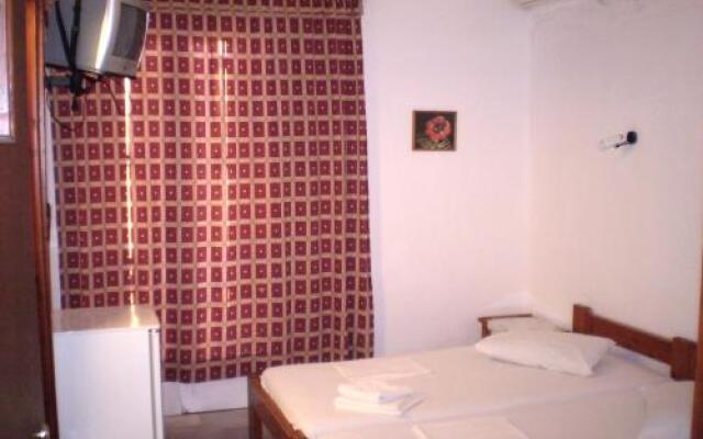 Hotel Maroulis