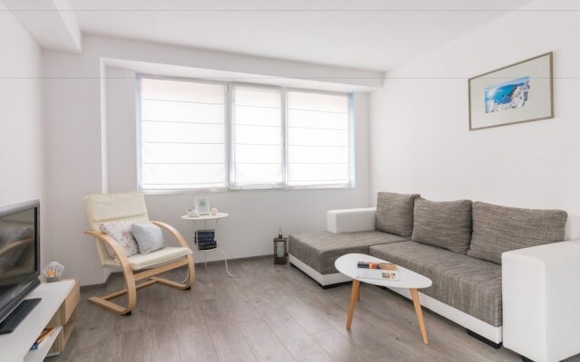 Domus Apartments