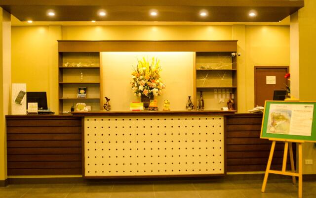 Seasons Hotel and Convention Center