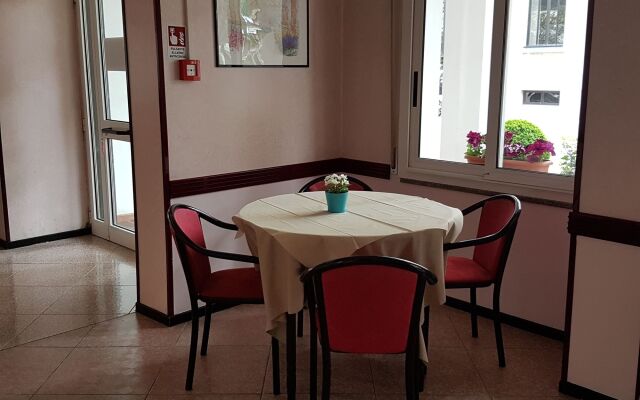 Hotel Ceccarini 9