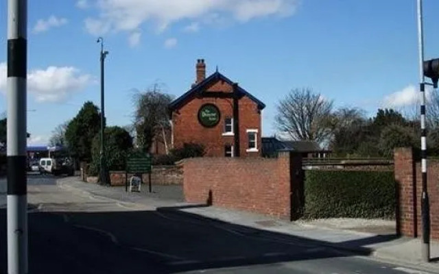 The Downe Arms