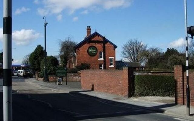 The Downe Arms