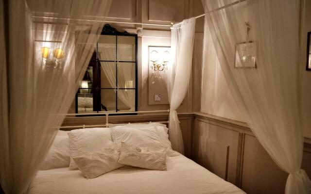 Oltrarno Florence Apartment