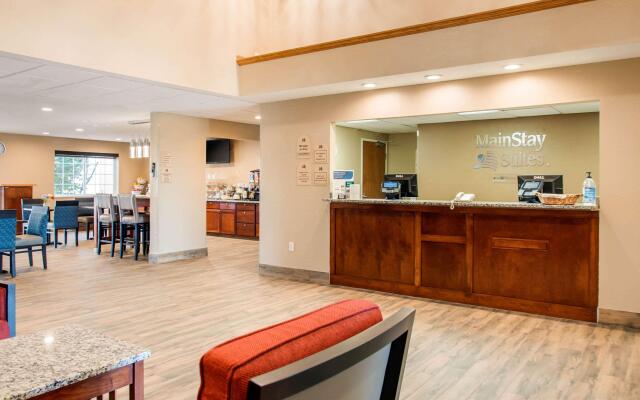 MainStay Suites Dubuque at Hwy 20