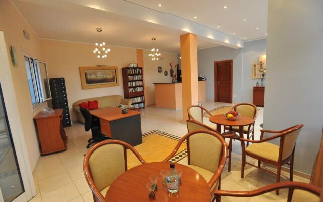 Saint Spiridon Hotel