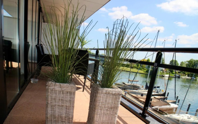 Näher am Wasser kann man nicht wohnen!