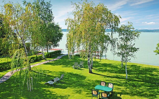 Balaton A2032