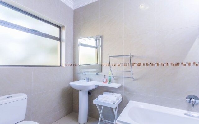 "room in Guest Room - Ezulwini Guest House - Standard Double Room With Balcony & Pool View, 2 Guests"
