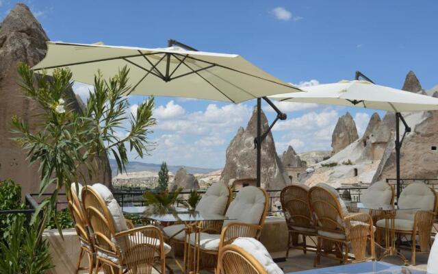 Elite Cave Suites