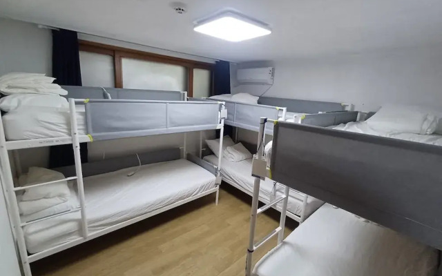 Ocean's Guesthouse - foreigners only
