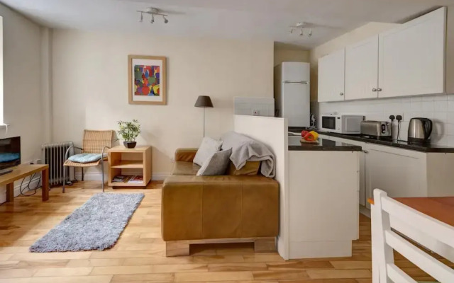 The Shop Cotswold Apartment Sleeps 2