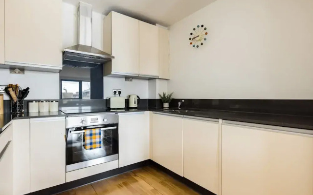 2 Bed Apartment in Shoreditch