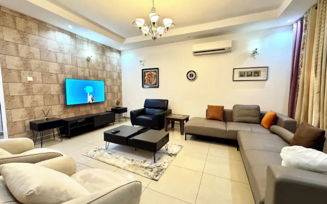 FURNISHED APARTMENTS Duplex