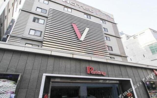 V Hotel