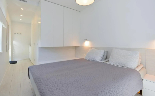 Apartment Amber White