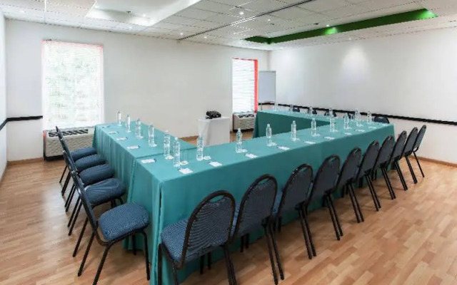 Hotel NH Lázaro Cárdenas