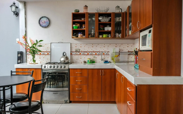 Hermoza House Bed & Breakfast