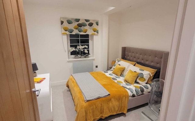 Lux 2 Bed Flat In The Heart Of Rochester
