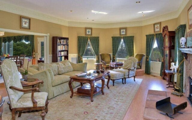 Bay Hill Mansion B and B