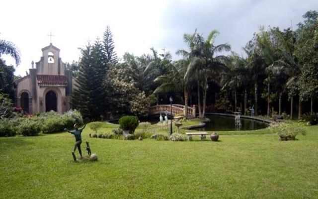 Hillcreek Gardens Tagaytay Hotel