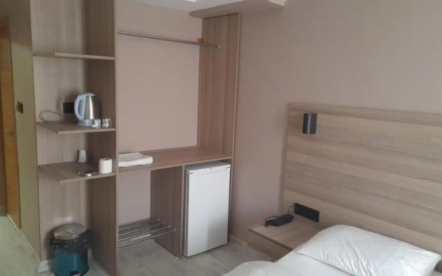 Moon Suit Otel