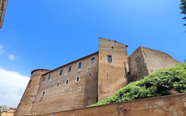 Wonderful 1bdr Apt. Near Colosseum