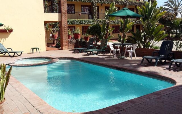 Motel Ensenada Inn