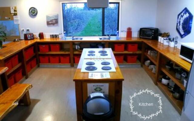 YHA Motueka Laughing Kiwi Backpackers & Self Contained Bach