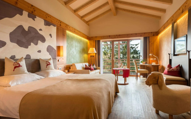 Hotel Emmy - five elements