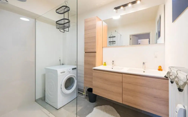 Modern Flat 2 Bedrooms With Open View