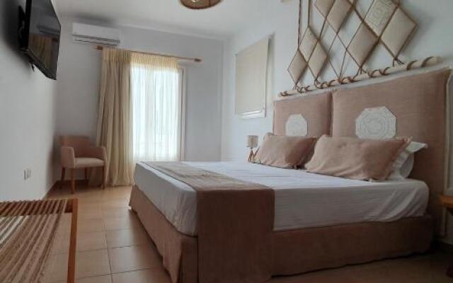 Sarakiniko Rooms