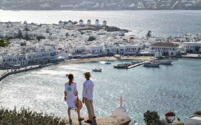 Deos Mykonos - A Myconian Collection Hotel