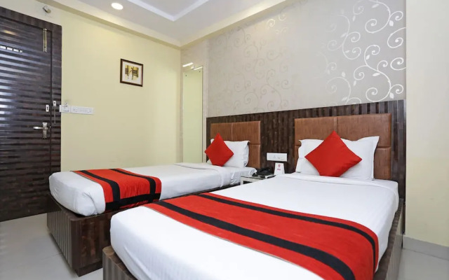 OYO 9818 Hotel Diamond Plaza