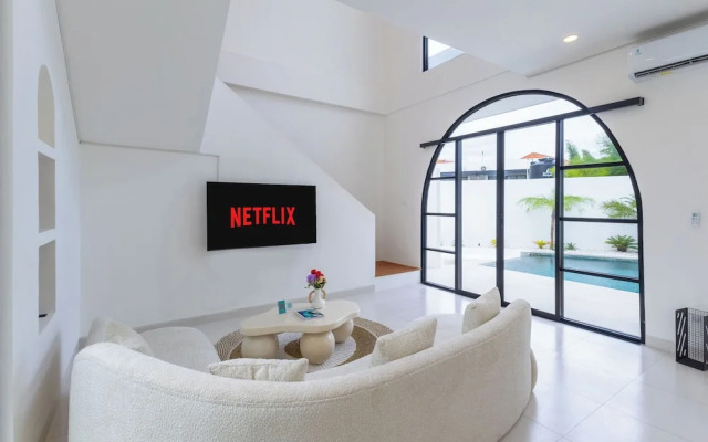 Villa Kalia 4BR Private Villa in Berawa