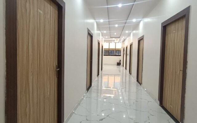 Goroomgo Vrrinda Residency Varanasi
