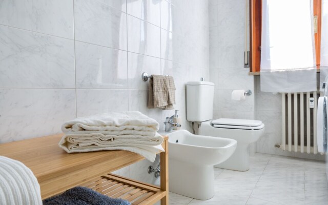 Parma A due passi dall'Ospedale Apartment