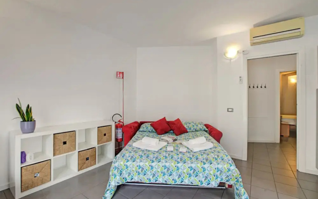 Rosy House 100m From Lake& Shared Pool