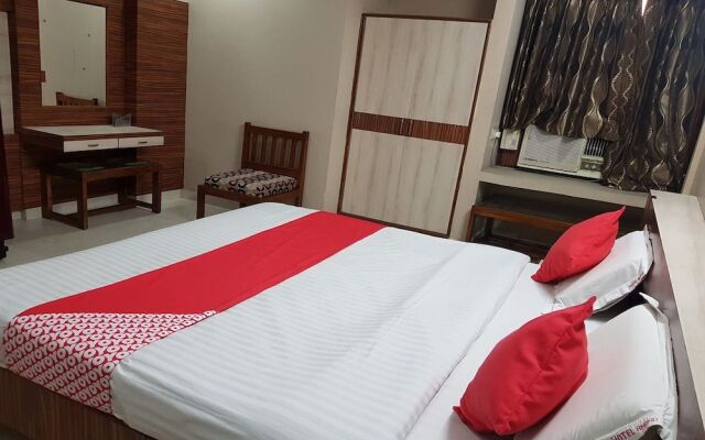 OYO 23649 Hotel Anand