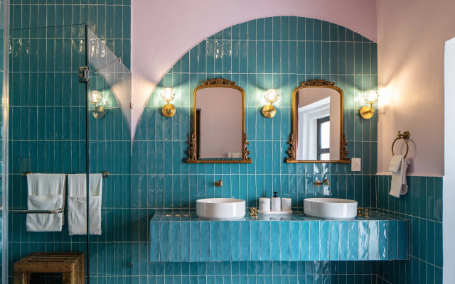 HOLT's Hotel De Mi Independencia