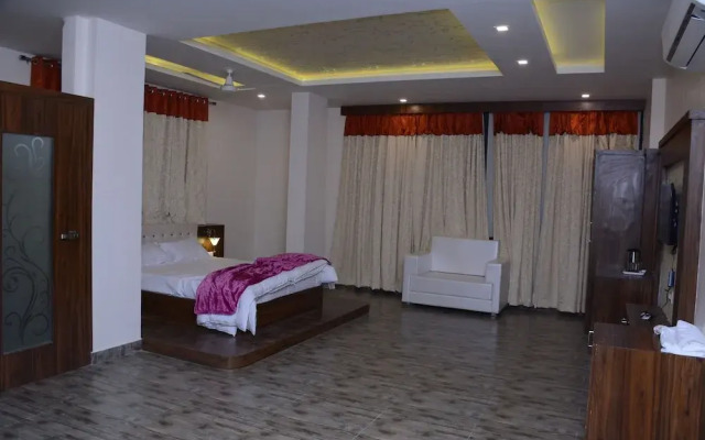 Hotel Khatana Palace