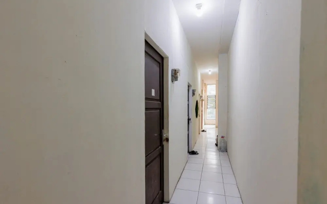 RedDoorz near Esa Unggul University Jakarta Campus