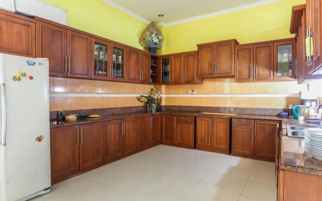 OYO 3759 Delima Guest House Syariah