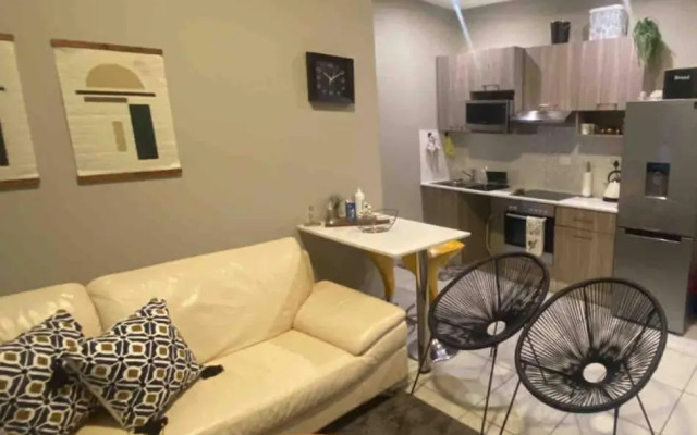 Stylish Dante’s 1-bedroom condo free Wifi & Cinema