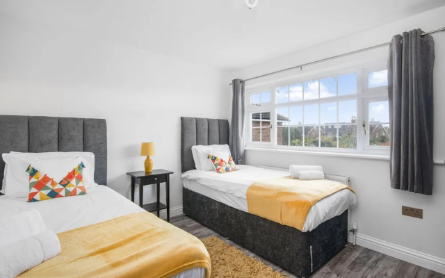 Beautiful Gravesend 3 Beds by Jada Homes